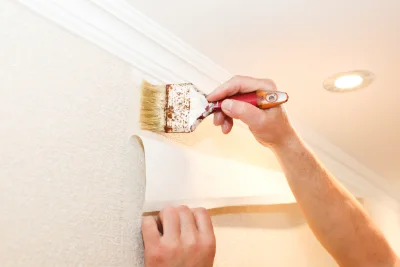 Pose de papier peint à Devise — revêtements muraux et toiles de verre